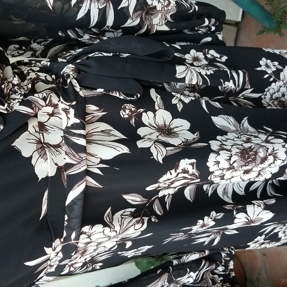 Bardot Floral Romantic Wrap Dress Size 6 - Picture 6 of 16